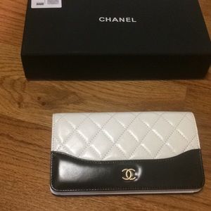 Chanel Wallet Clutch White Black Gold Hardware